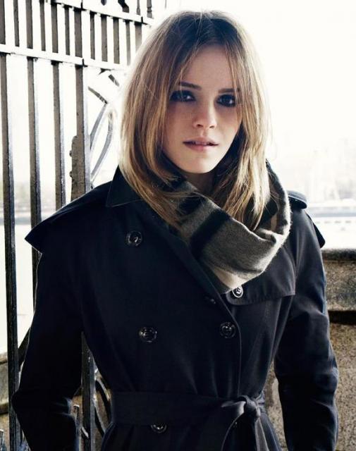 emma watson burberry brother. Emma Watson Burberry Dress