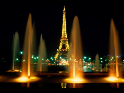 Eiffel Tower Wallpaper in Night