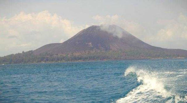 Gunung Anak Krakatau Kembali Meletus Mengrluarkan Lava Pijar