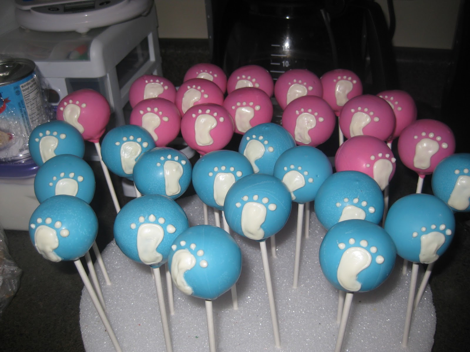 how to make cake pops for baby shower Posted by Carmen at 11:32 AM