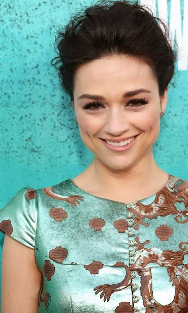 Crystal Reed Hd Wallpapers 