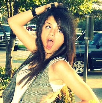 selena gomez rare pics. Tuesday, October 13, 2009