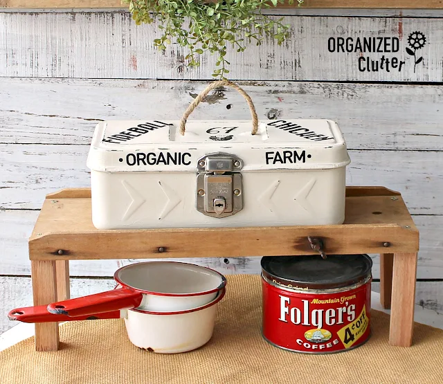 Thrift Shop Vintage Toolbox Gets A Farmhouse Makeover #dixiebellepaint #primamarketing #redesigntransfers #farmhousestyle #toolboxupcycle #upycle #repurpose