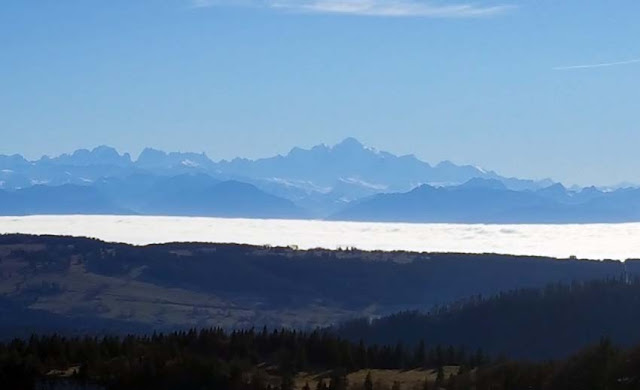 Massif du Mont Blanc vu depuis le Jura