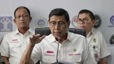 Wiranto: Karhutla Masih Ada karena Awan Hujan Lari ke Taiwan