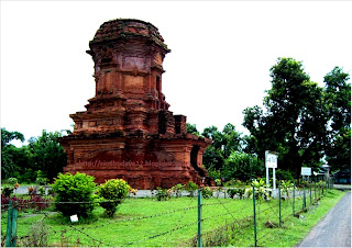  Kerajaan MAJAPAHIT adalah kerajaan terbesar di Asia tenggara yang pernah ada Candi-Candi Peninggalan Kerajaan Majapahit 