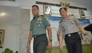 Demi Kepentingan Umum Panglima TNI Larang Pendemo Lakukan Shalat Jumat Di Jalan - Commando