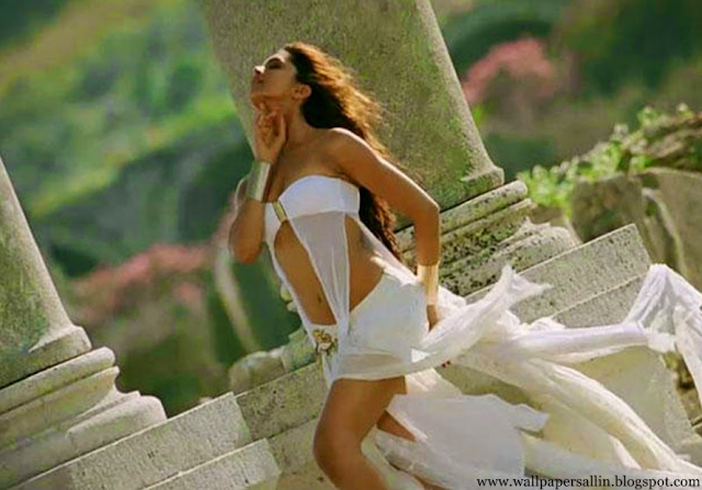 deepika padukone hot photos from Race 2