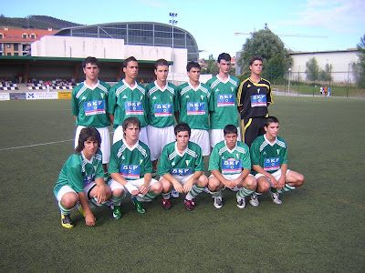 Arriba: PUEBLA, PABLO, KIKE, PEDRO, CARLOS, RUBEN agachados AITOR, QUINZAÑOS, JESUS, DIEGO y RUBO