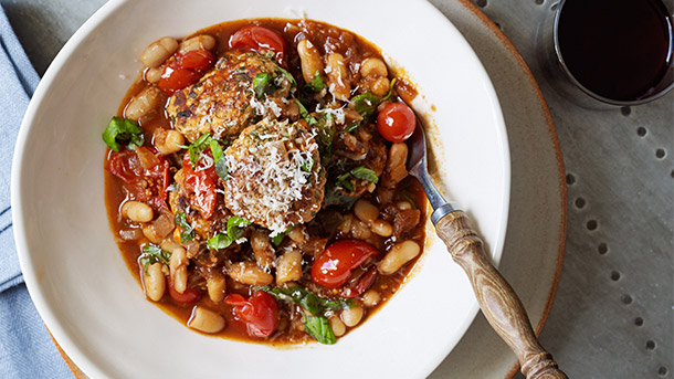 Chicken Spinach Meatballs on Tomato and Beans Recipe