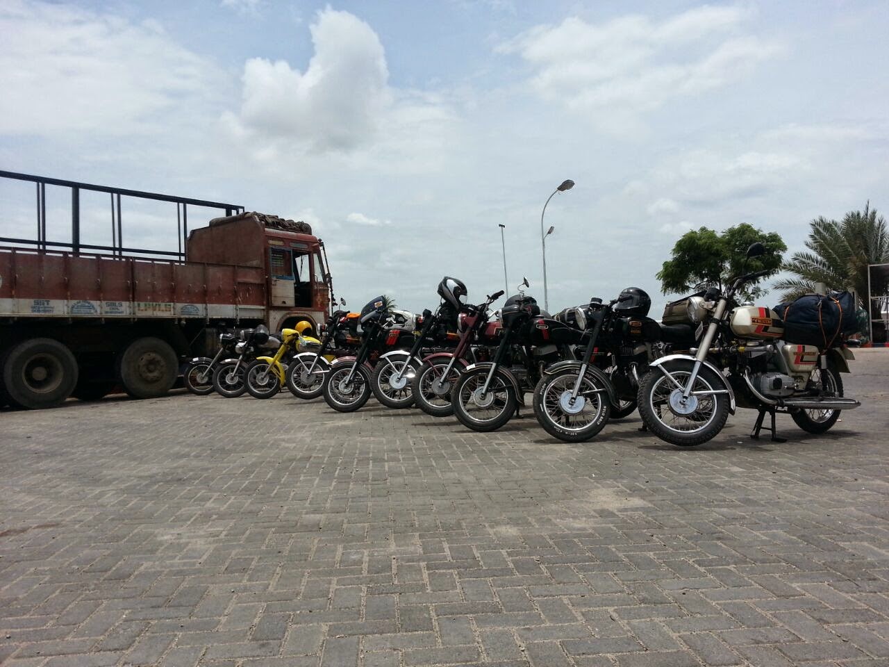 Jawa And Yezdi Club Of Hyderabad Safety Ride To Hampi