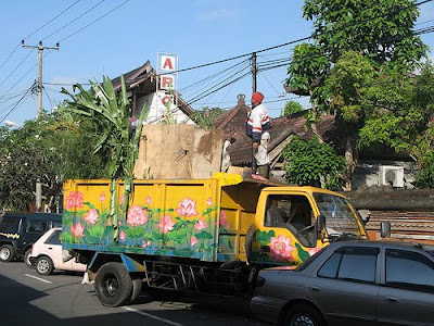 Lotus Flower Garbage Art Truck