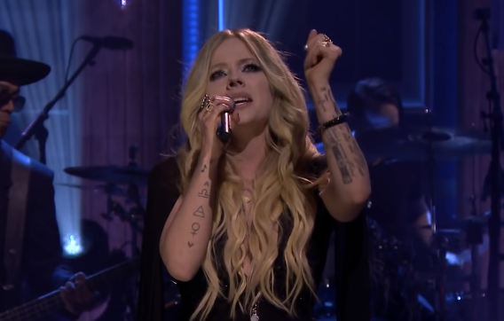 'It Was In Me' de Avril Lavigne suena durante reality show en España