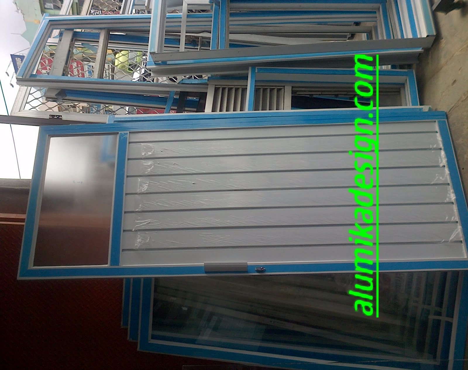 Ide 15 Pintu  Spandrell Frame Aluminium 