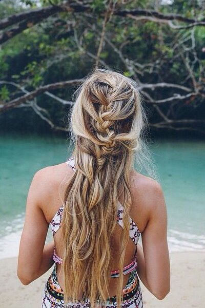 26 Boho Hairstyles with Braids - Bun Updos & Other Great ...