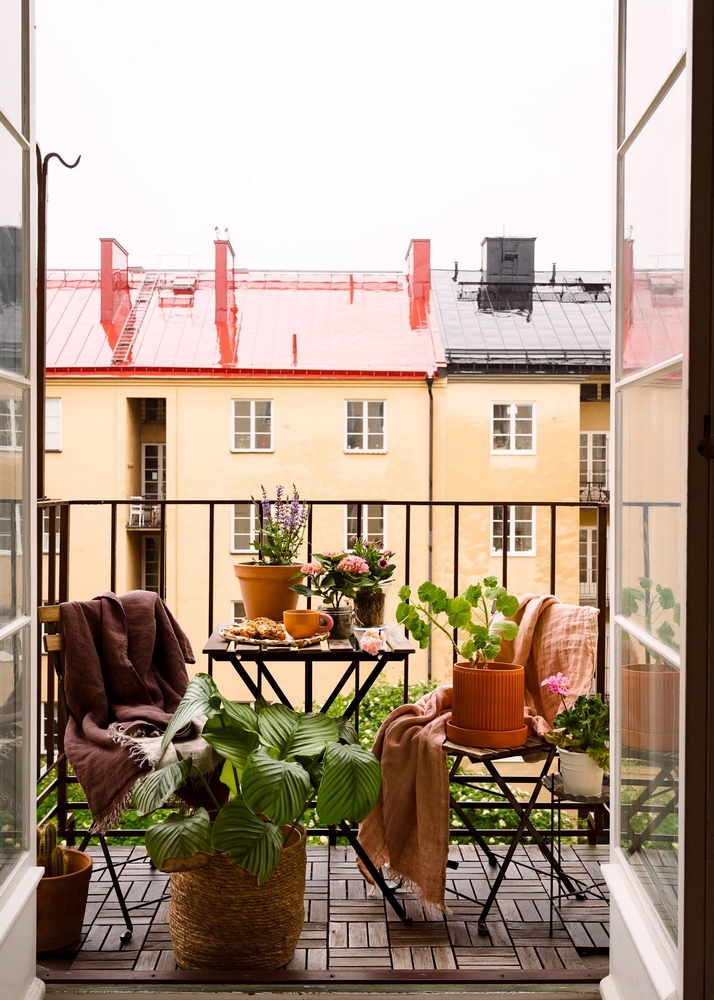 UN PETIT APPARTEMENT COLORÉ