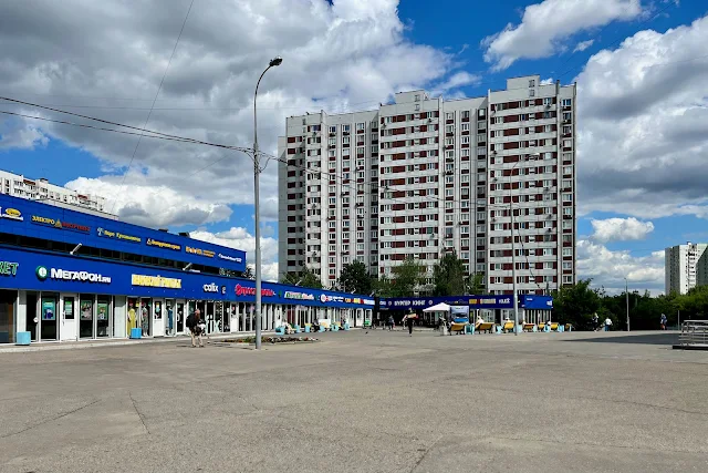 Балаклавский проспект, торговый центр «Штаер-Чертаново»