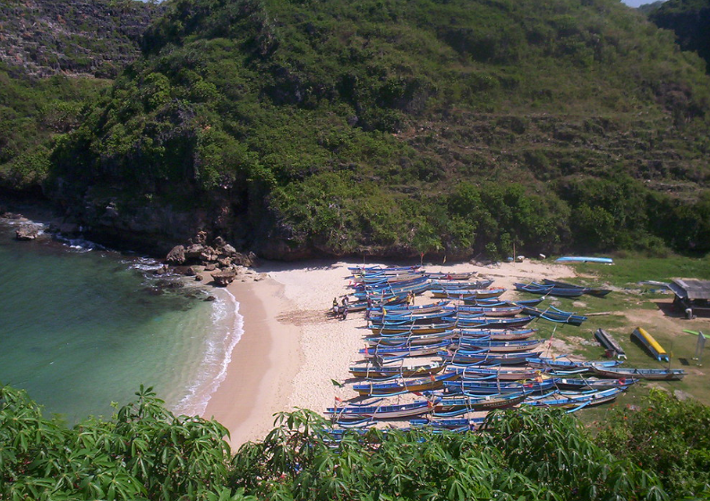 pantai ngrenehan