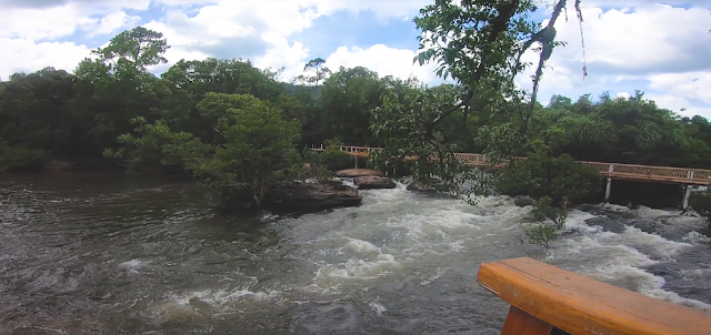 ឡាវ៉ាលី អេកូរីស៊ត La Valle Eco Resort