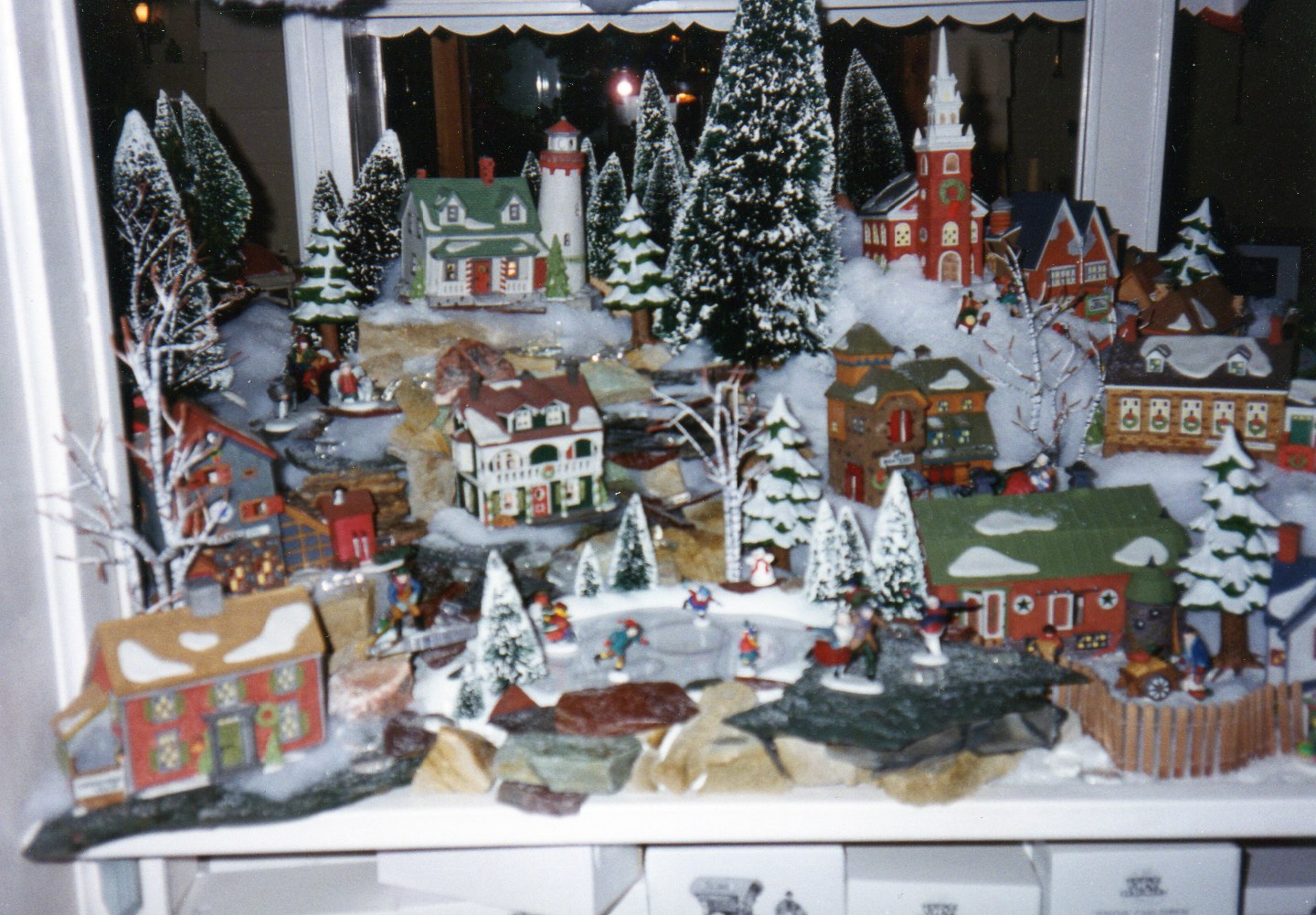 Urbanchristmas decorating ideas: Christmas Villages: One 