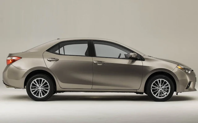 Novo Corolla LE 2014