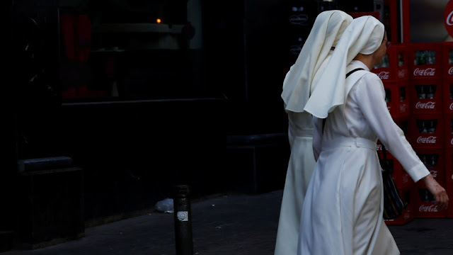 Acusan a dos supuestas monjas de torturar a más de 60 niños de un albergue en Colombia