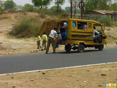 School Buses in India Seen On www.coolpicturegallery.net