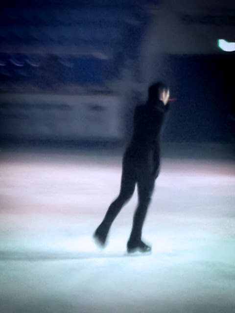 Johnny Weir. Photo © Tara Modlin @ Official Johnny Weir Blog.