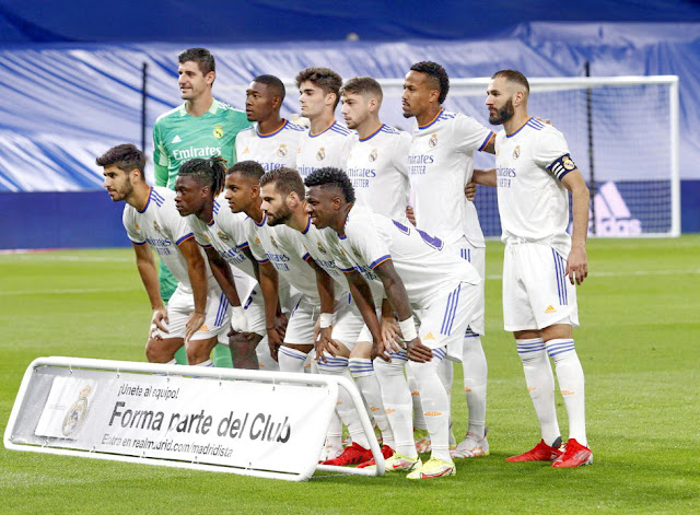 REAL MADRID C. F. Temporada 2021-22. Courtois, Alaba, Miguel, Fede Valverde, Militao, Benzema. Marco Asensio, Camavinga, Rodrygo, Nacho y Vinicius. REAL MADRID C. F. 6 R. C. D. MALLORCA 1. 22/09/2021. Campeonato de Liga de 1ª División, jornada 6. Madrid, estadio Santiago Bernabeu