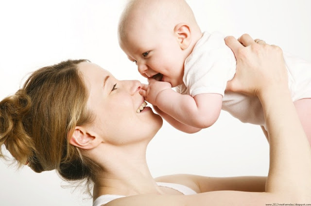 Những điều mẹ cần chú ý khi chăm bé mới chào đời