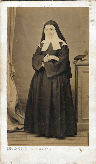 Portraits carte de visite Soeur Marie-Thérèse