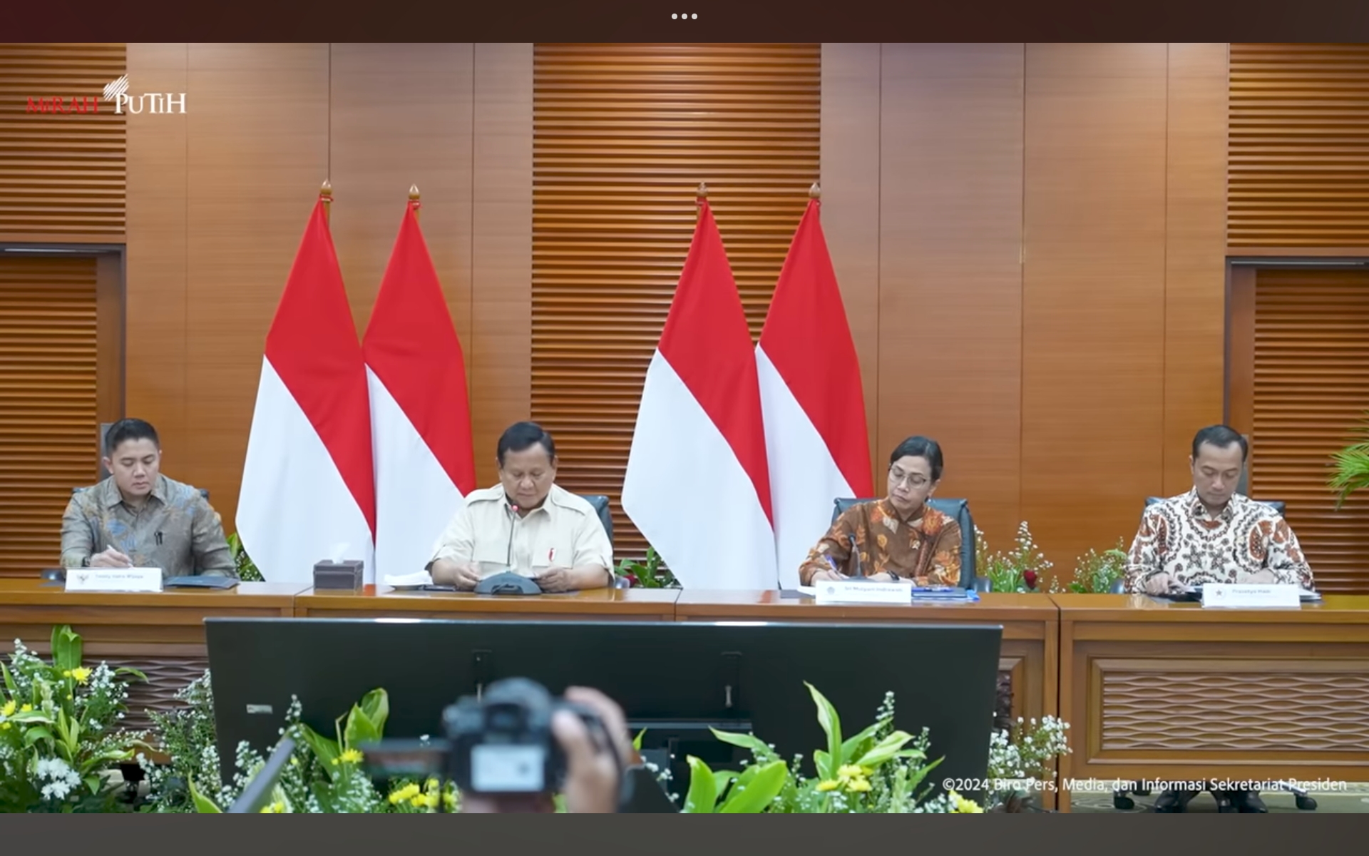 Prabowo Subianto saat konferensi pers (Foto : YouTube Sekretariat Presiden)