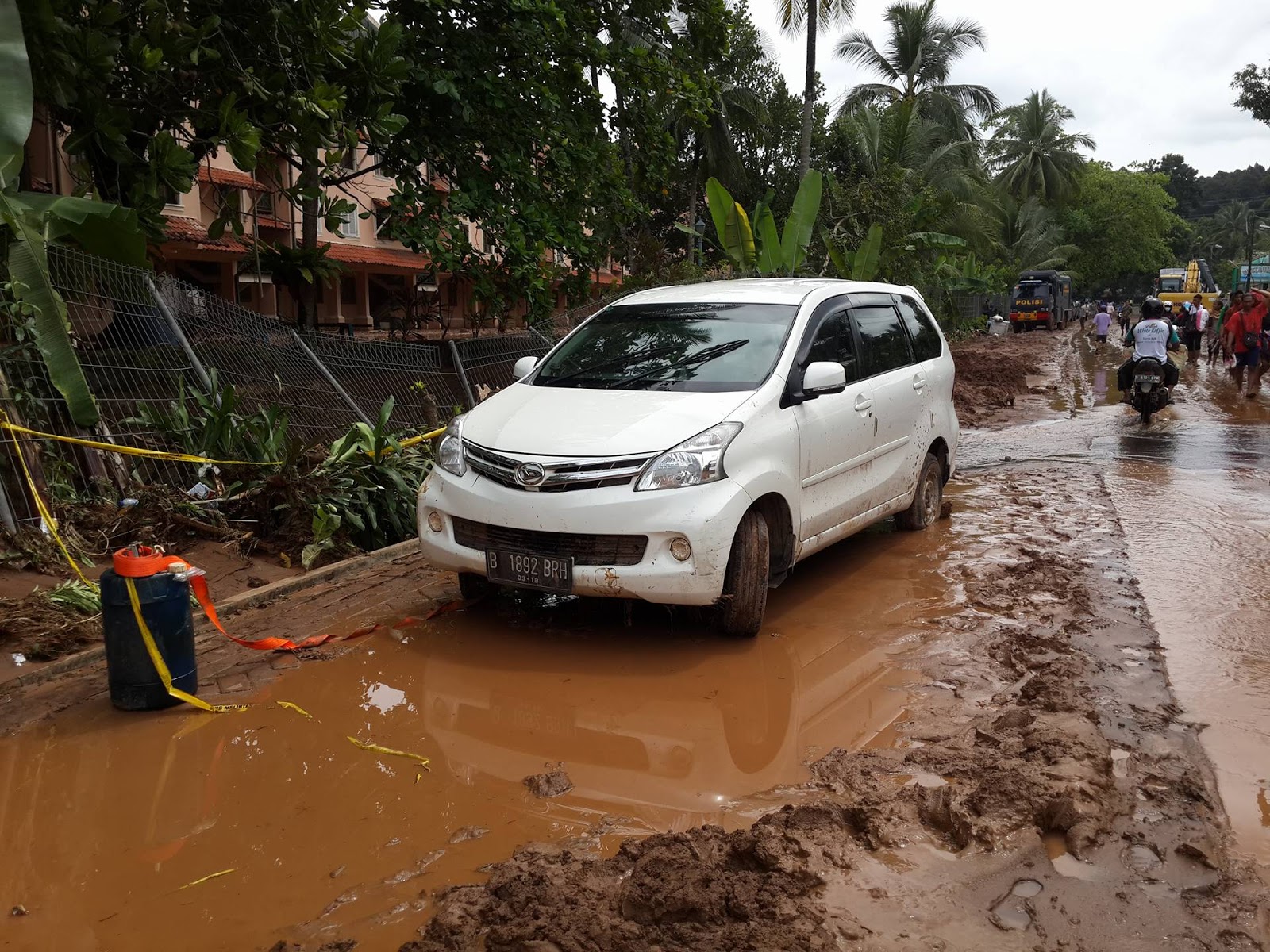 Ini Penyebab 4 Orang Tewas Di Mobil Saat Banjir Bandang Di Carita