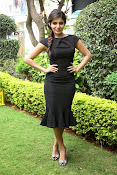 Samantha latest photos in black-thumbnail-4