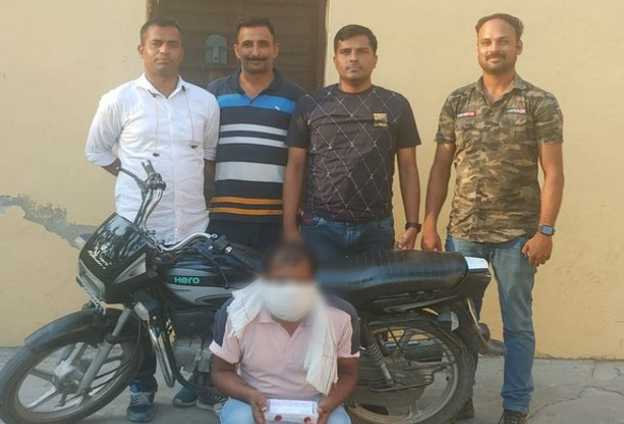 पुलिस का नशे पर लगातार वार, स्मैक तस्कर किया गिरफ्तार