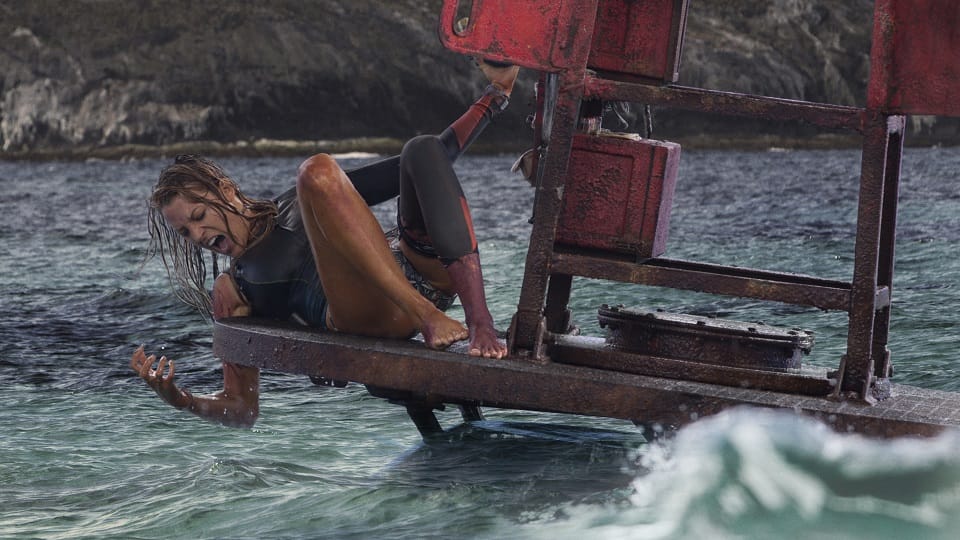 Отмель, The Shallows, Блейк Лавли, триллер, хоррор, фильм ужасов, акула