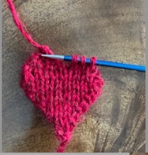 knit a little heart