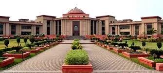 Madhya Pradesh High Court: Bail for Juveniles Not Absolute; Society's Concerns Must Be Considered
