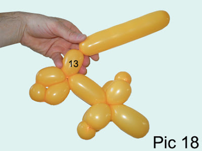 Download Balloon animals twisting instructions: Balloon crocodile