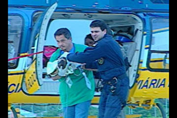 Bebê é transferido de helicóptero de Caruaru para hospital de Campina Grande