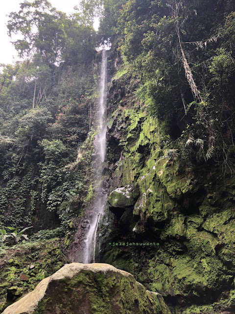 Debit air sedang kecil di Curug Badak Hanoman Tasikmalaya || JelajahSuwant