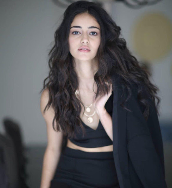 Ananya Pandey new pics shared in insta