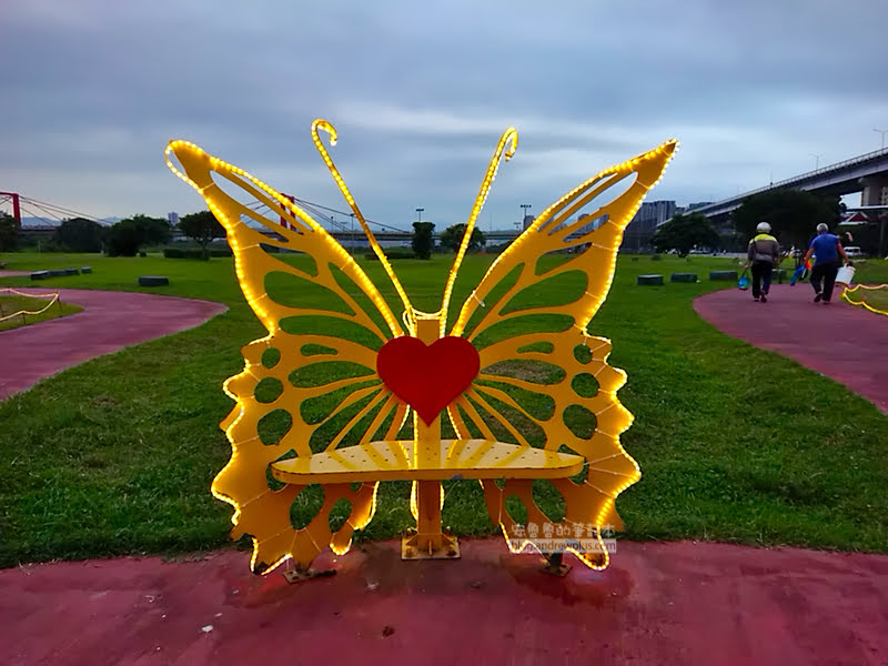 板橋蝴蝶公園,地景花海光雕,板橋景點,河濱蝶戀季