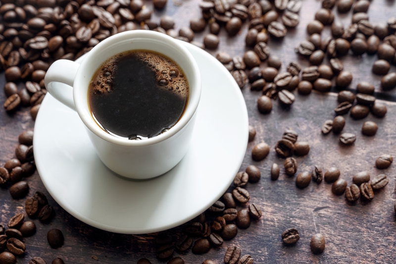 Düzenli kahve tüketenler daha uzun yaşıyor