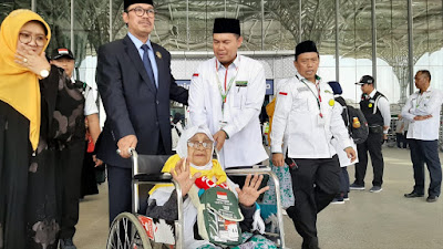 Jamaah Tertua Asal Magetan Tiba di Madinah