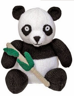 http://translate.google.es/translate?hl=es&sl=en&u=http://www.allaboutyou.com/knitting-patterns/toys-to-knit/knit-a-giant-panda-free-pattern-53826&prev=/search%3Fq%3Dhttp://www.allaboutyou.com/knitting-patterns/toys-to-knit/knit-a-giant-panda-free-pattern-53826%26safe%3Doff%26biw%3D1429%26bih%3D961