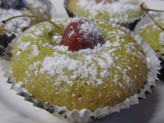 Tea cakes de pistachos con cerezas