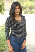 hebah patel new sizzling pics-thumbnail-37