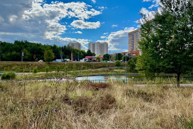 парк Школьников, Очаковские пруды на реке Очаковке