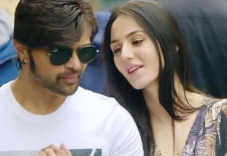 Main Woh Chaand Lyrics - Teraa Surror (2016) | Himesh Reshammiya, Farah Karimi